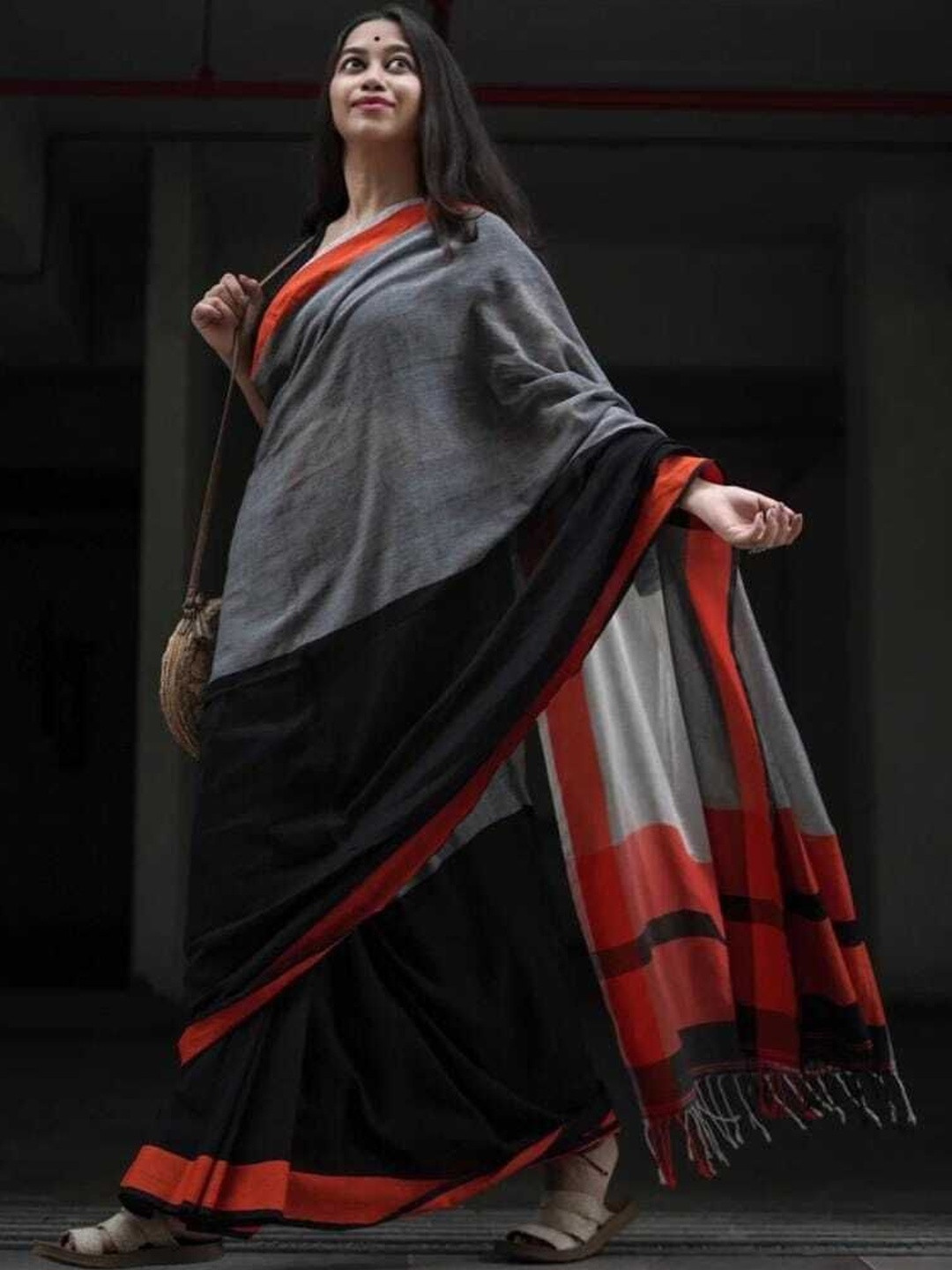 ACHOL Colourblocked Handloom Saree
