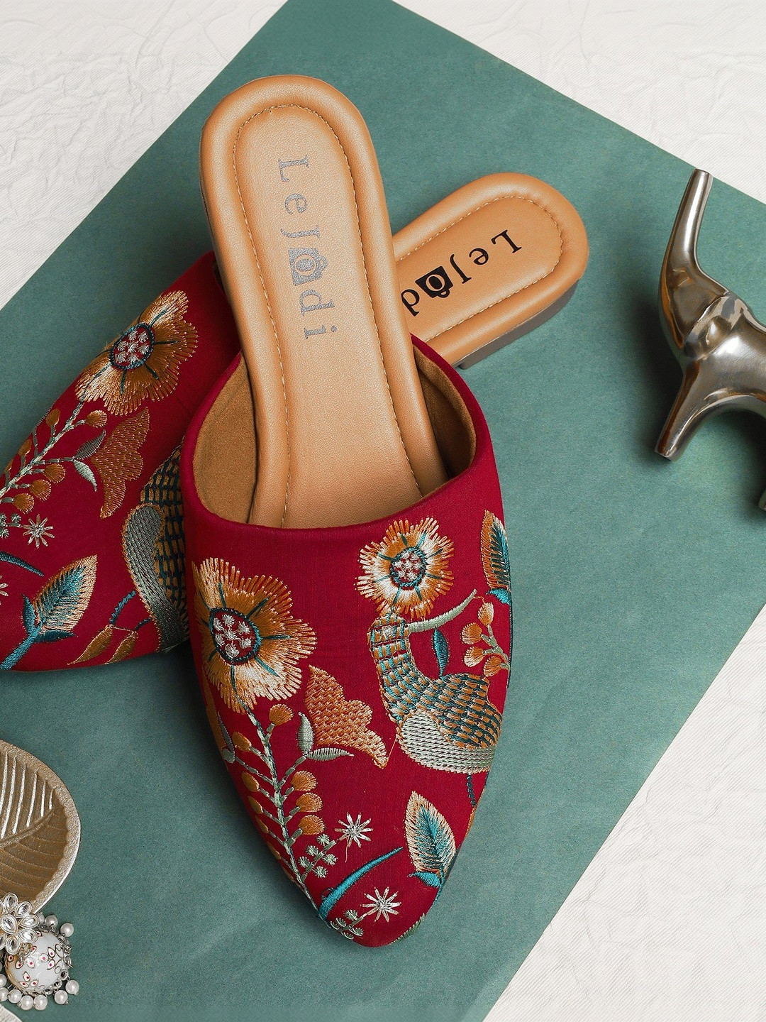 LEJODI Women Ethnic Canvas Comfort Flats