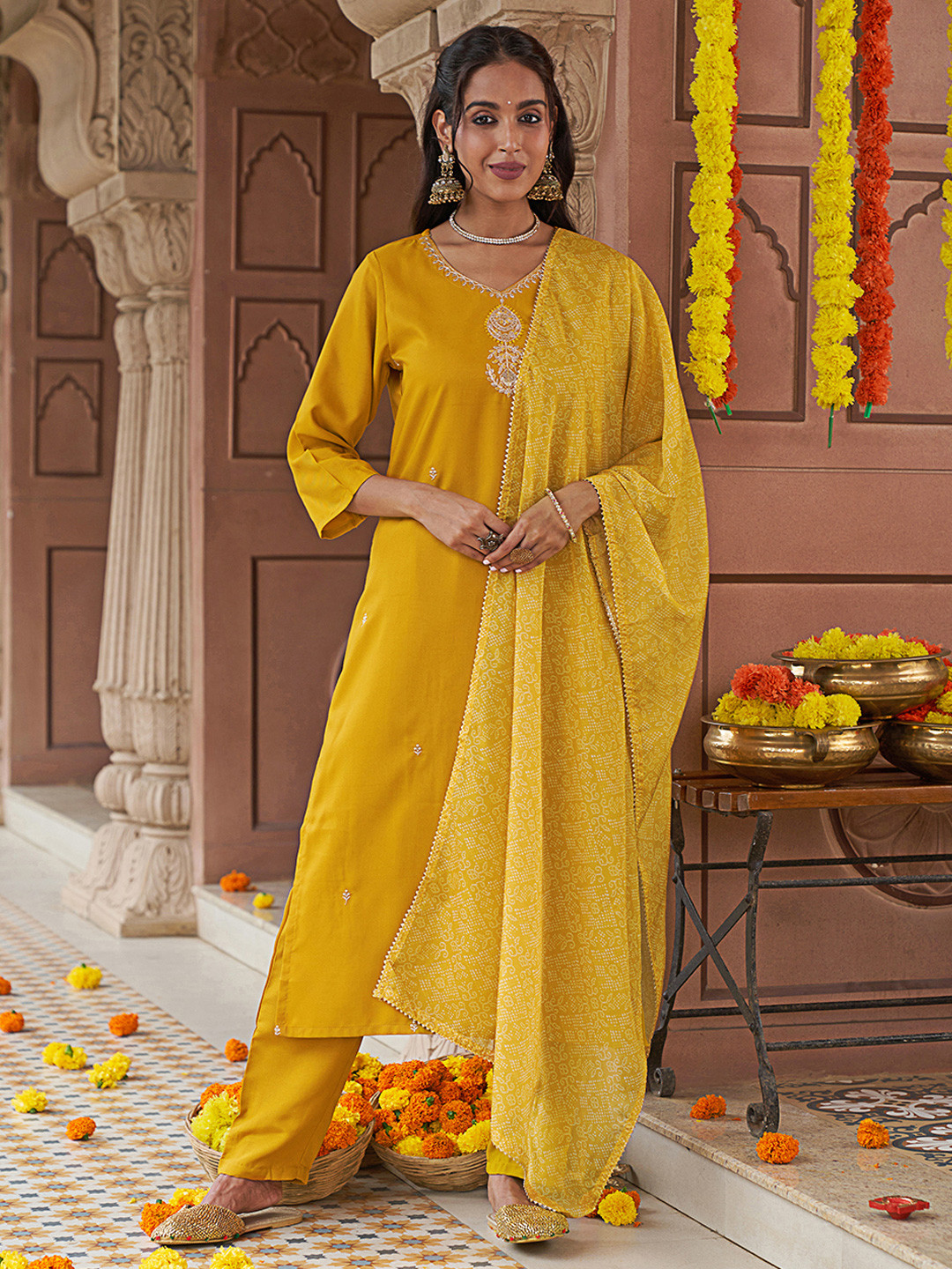 KALINI Ethnic Motifs Yoke Design V-Neck Sequinned Straight Kurta With