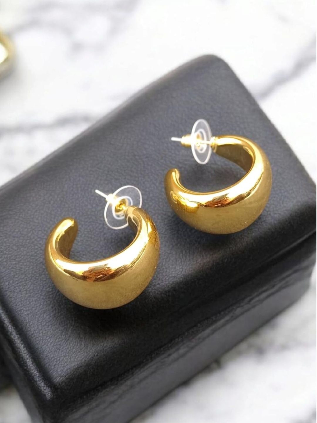 QIOA Circular Half Hoop Earrings