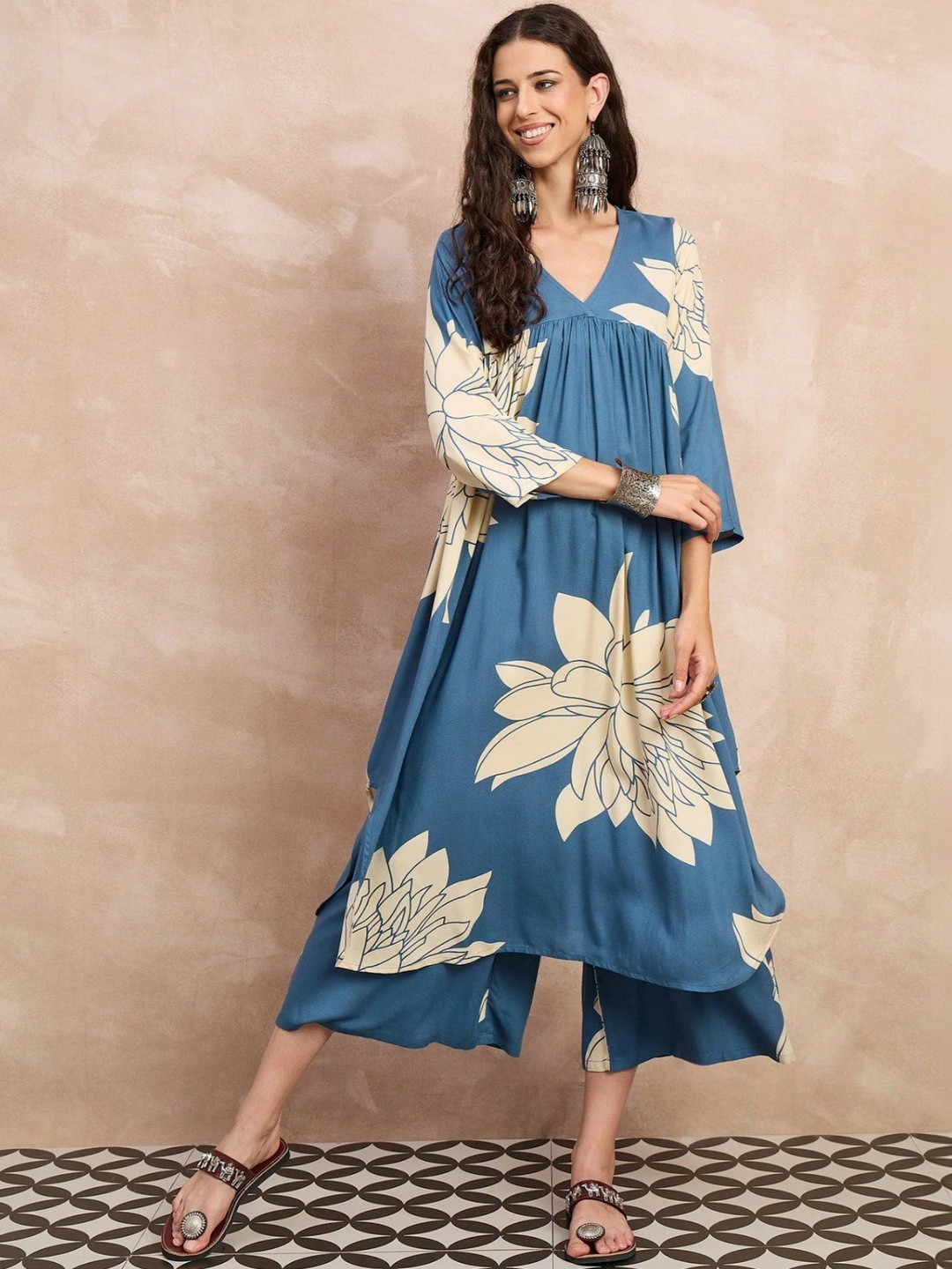 UGMAZ Women Floral Printed Angrakha Kurta with Palazzos