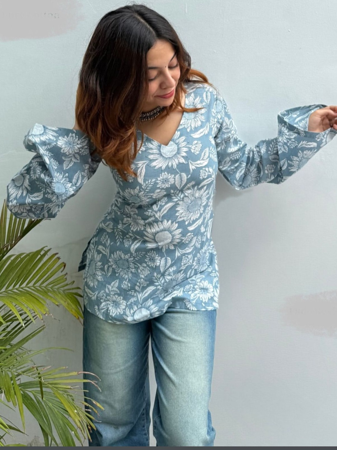 HIBIKI Women Floral Printed Bell Sleeves Floral Kurta