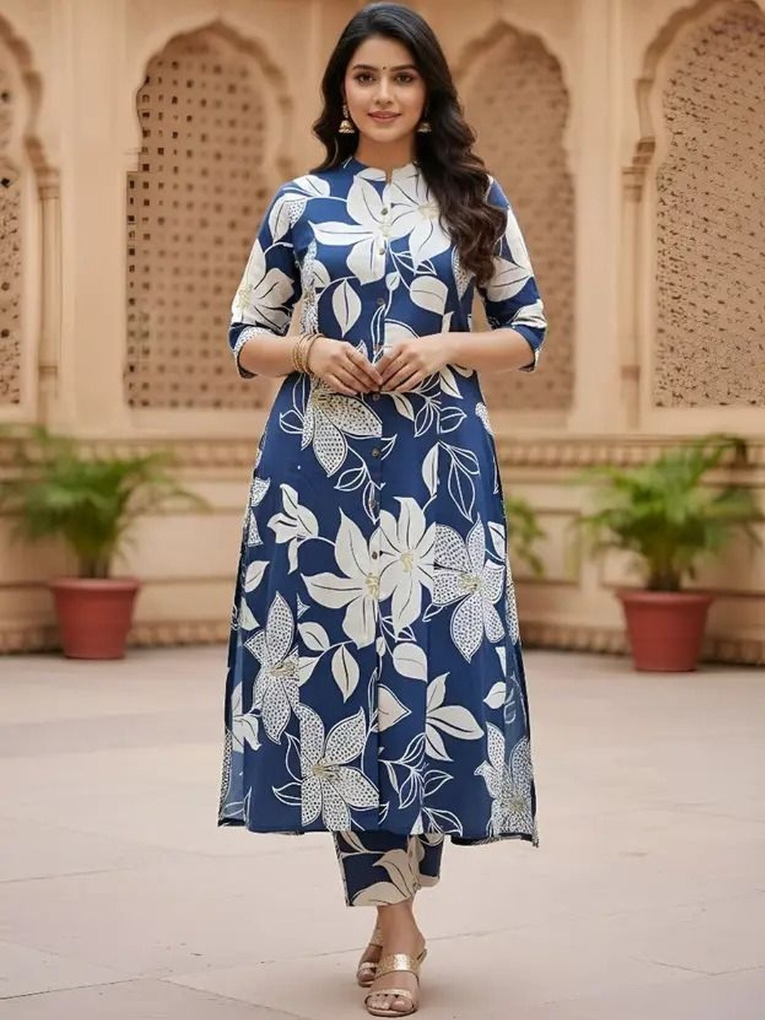 iEthniya Women Floral Printed Regular Kurta with Trousers
