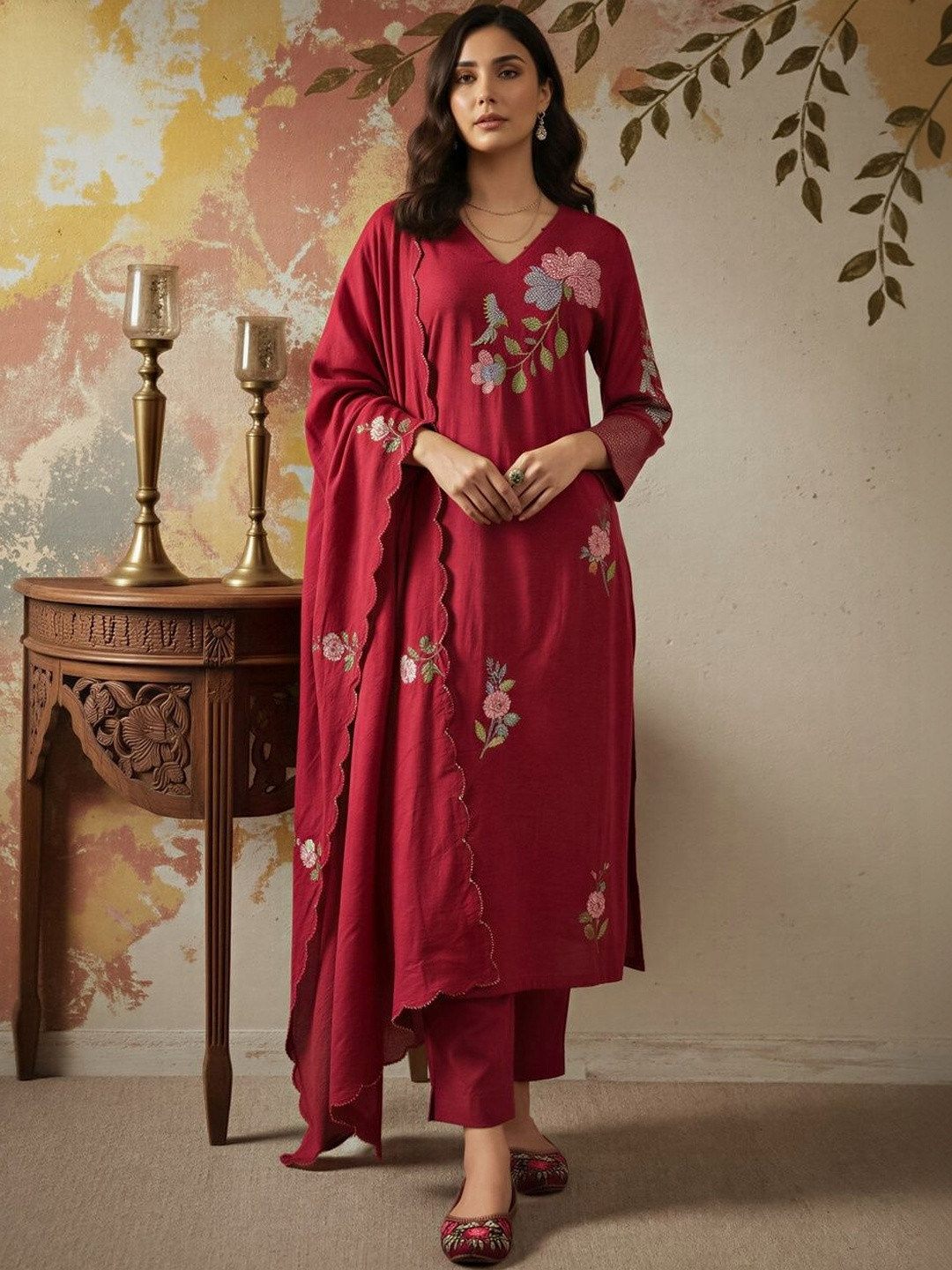 Growdamy Women Floral Embroidered Regular Thread Work Chanderi Silk Kurta with Trousers & With Dupatta