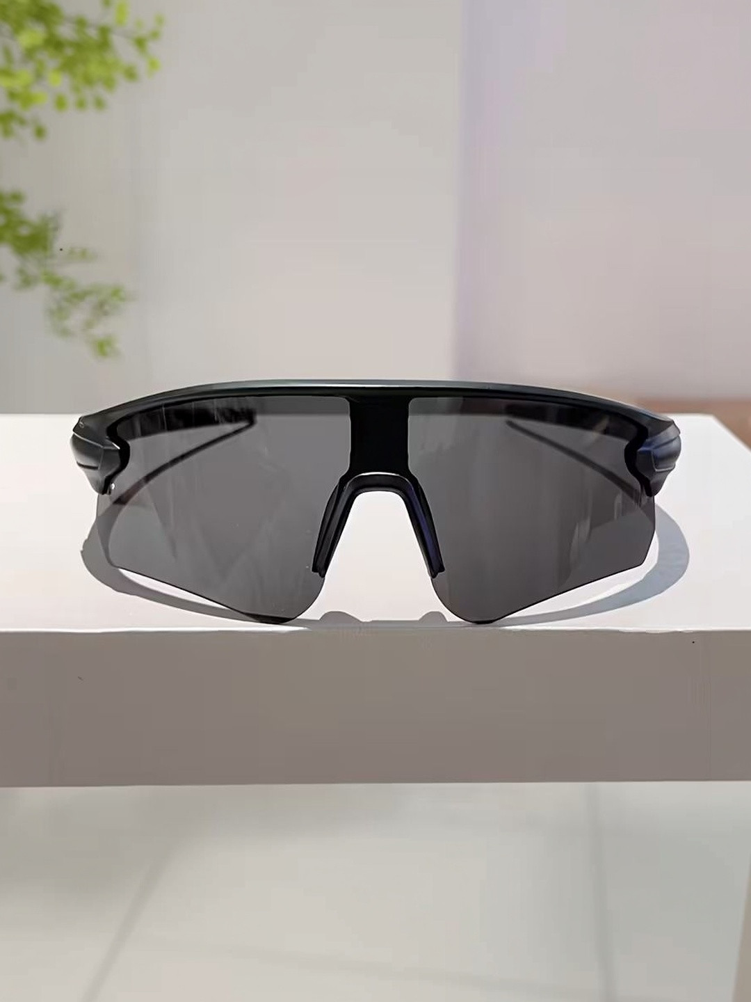 Artrue Unisex Black Lens & Black Sports Sunglasses with