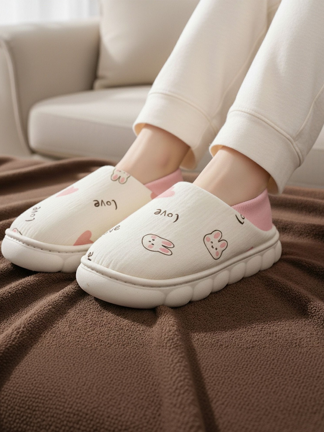 Vritraz Women Printed Room Slippers