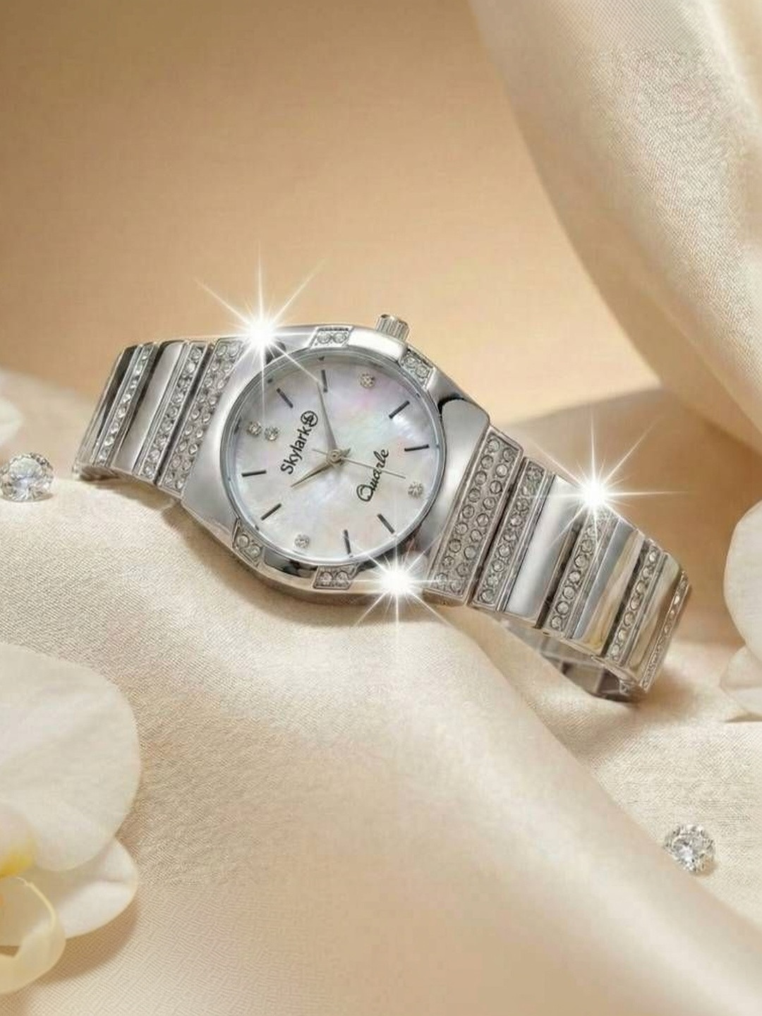 Skylark Women Mother of Pearl Dial & Stainless Steel Bracelet Style Straps Analogue Watch juno_Silver_girls