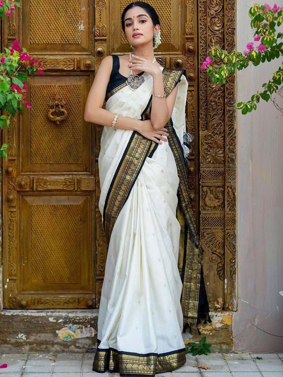 Urban Pallu Woven Design Silk Blend Mysore Silk Saree