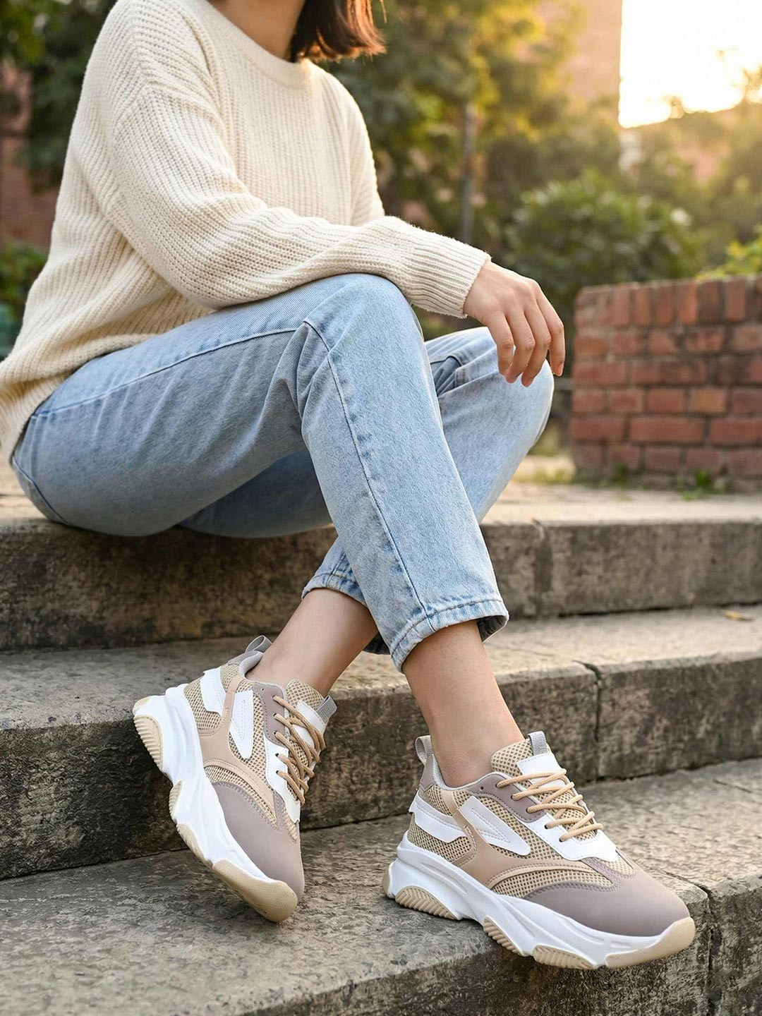 DODA Colorblock Ultra Soft Cushion Lace-Up Flat Sneakers
