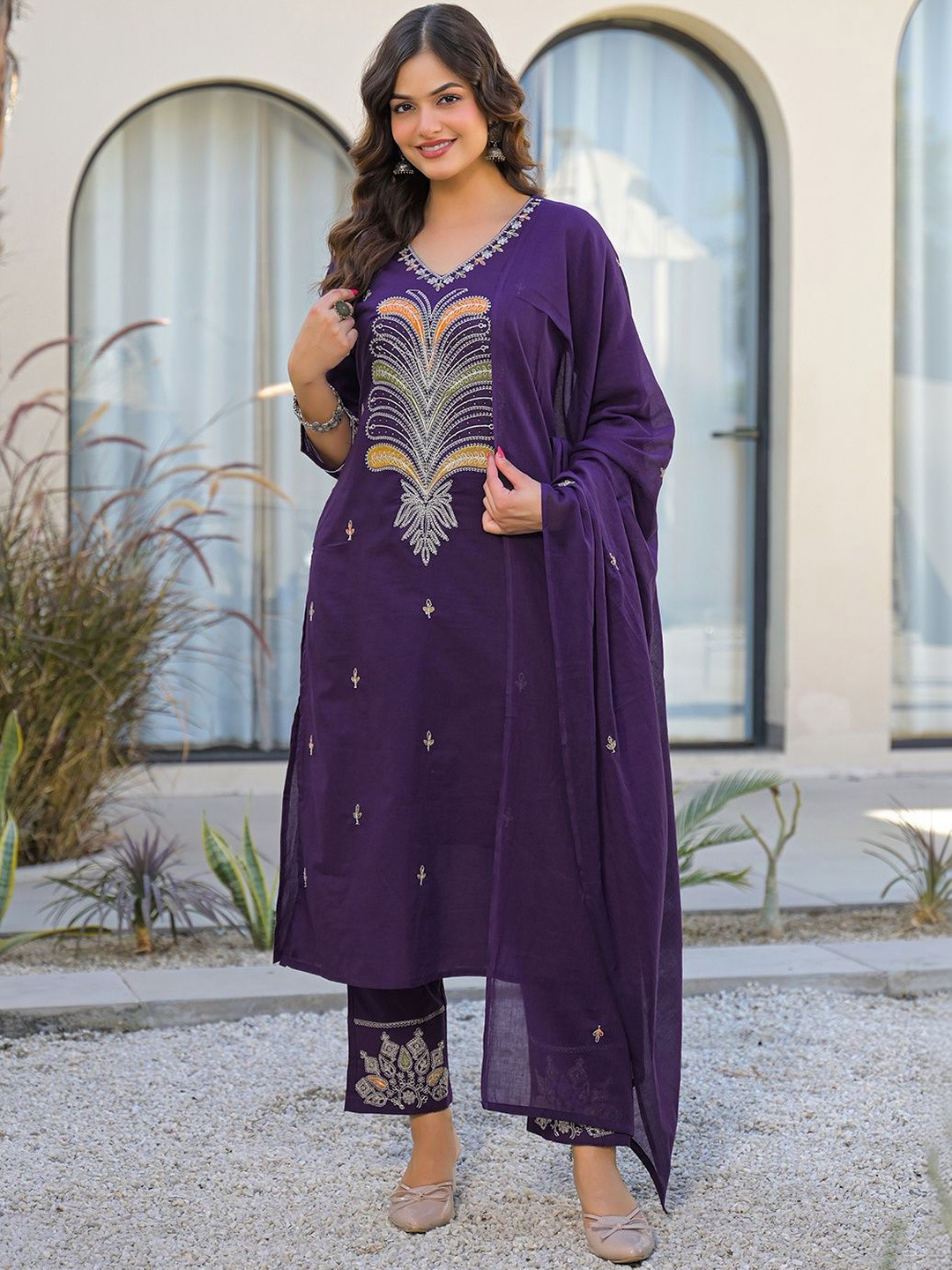 SKYLEE Women Ethnic Motifs Embroidered Regular Thread Work Kurta with Trousers & With Dupatta