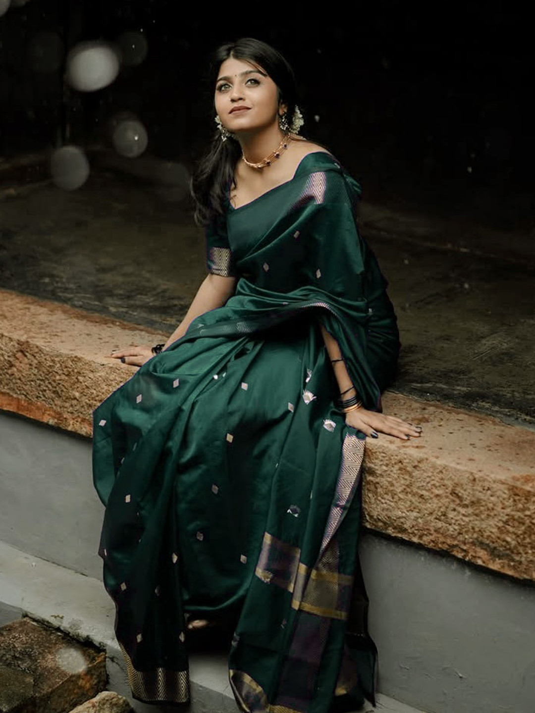 Siya Fashion Woven Design Zari Saree