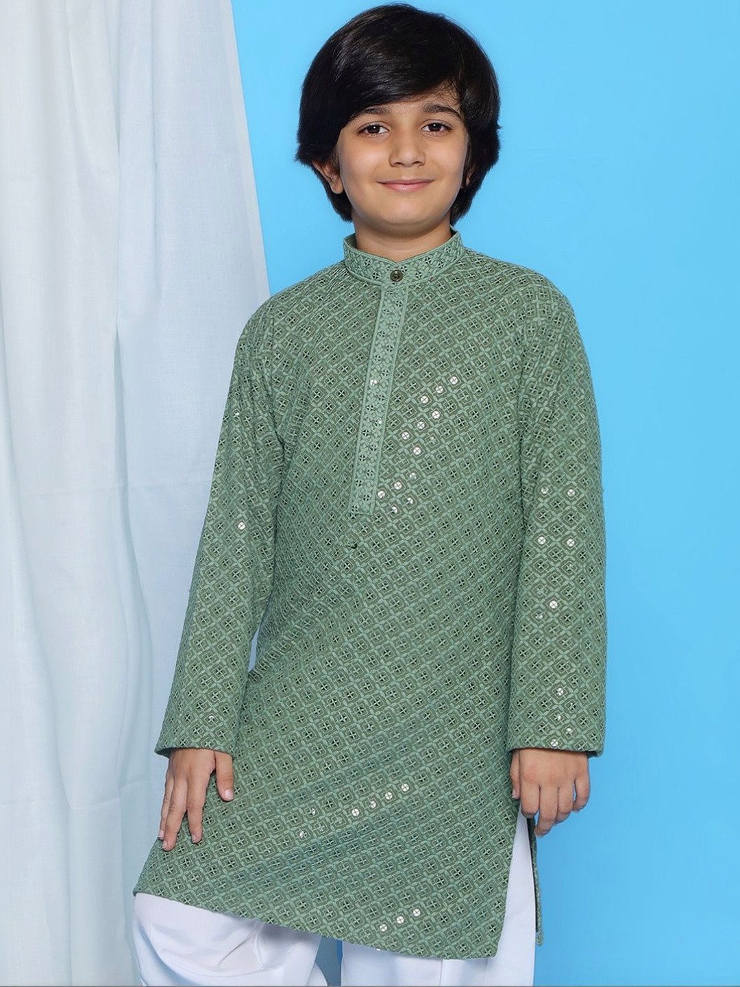 Aj DEZInES Boys Embroidered Kurta