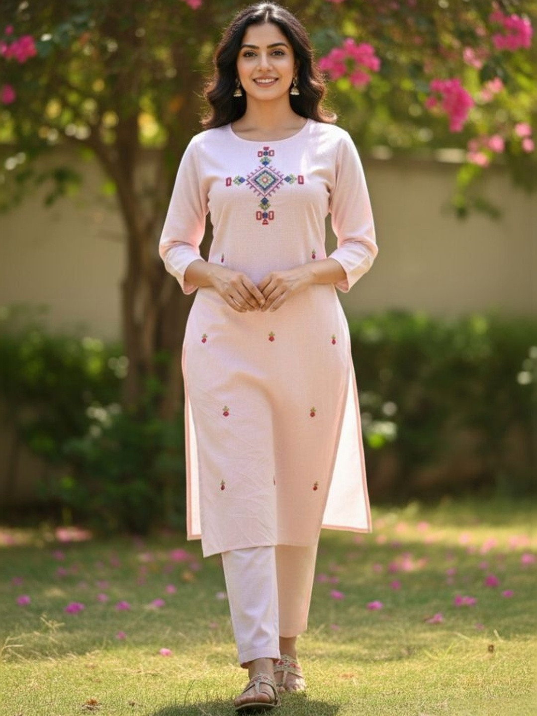 Santati Women Ethnic Motifs Embroidered Regular Thread Work Linen Kurta with Trousers
