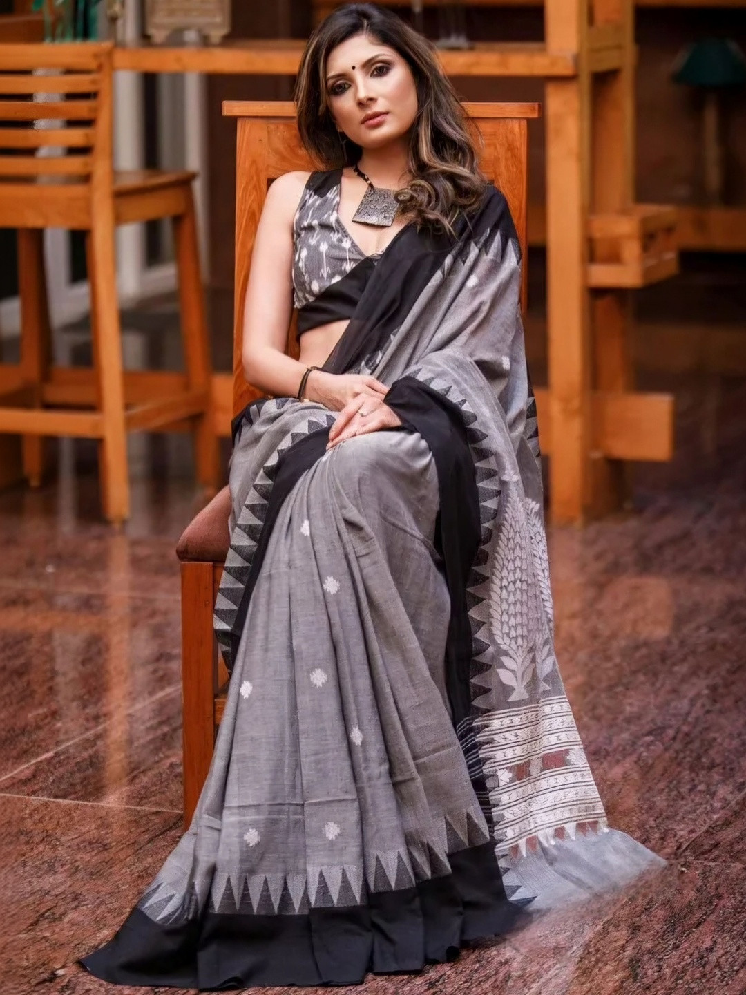 ARPITA FASHION Woven Design Zari Handloom Baluchari Saree