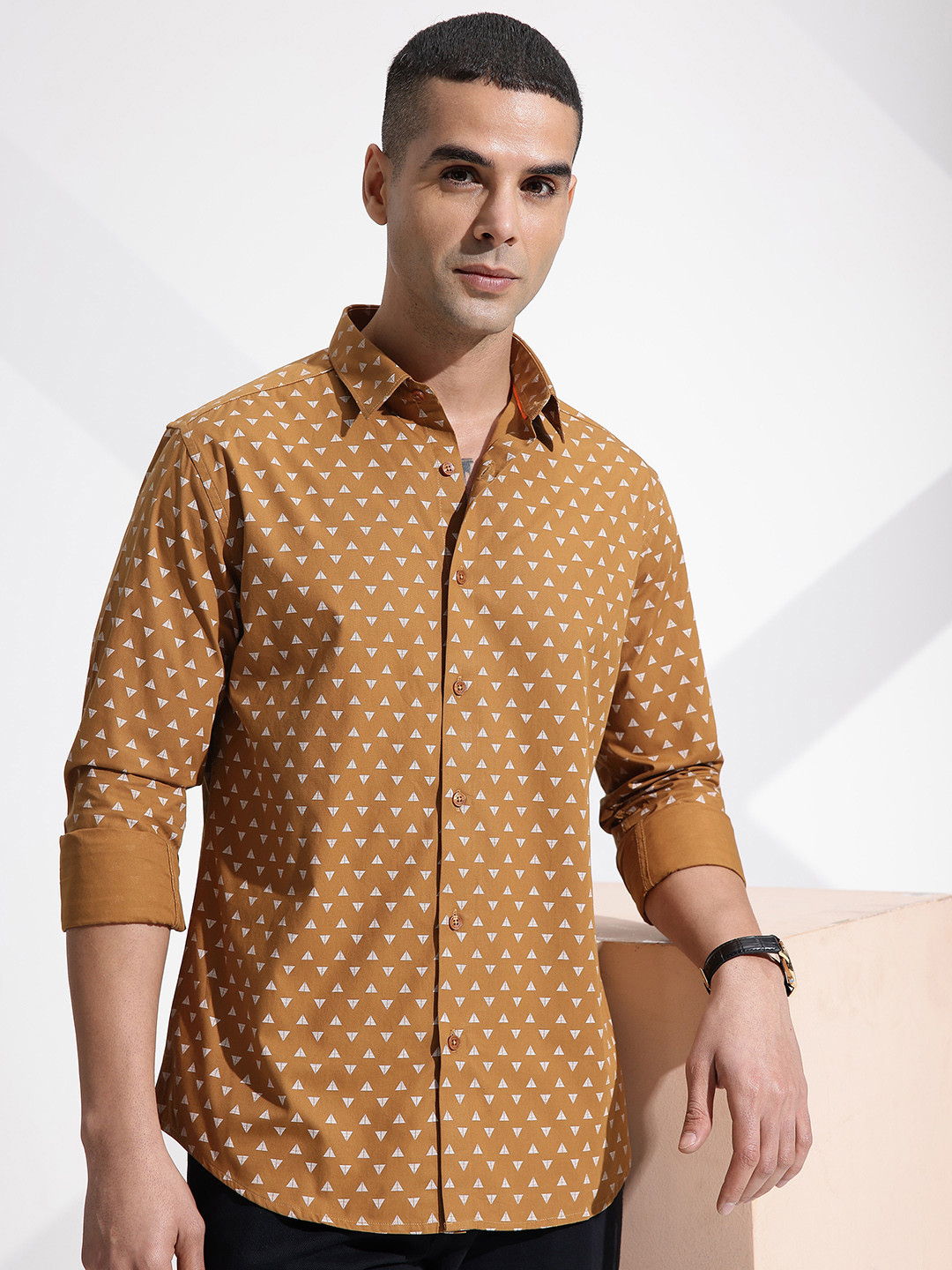 INVICTUS Pure Cotton Slim Fit Geometric Printed Casual Shirt