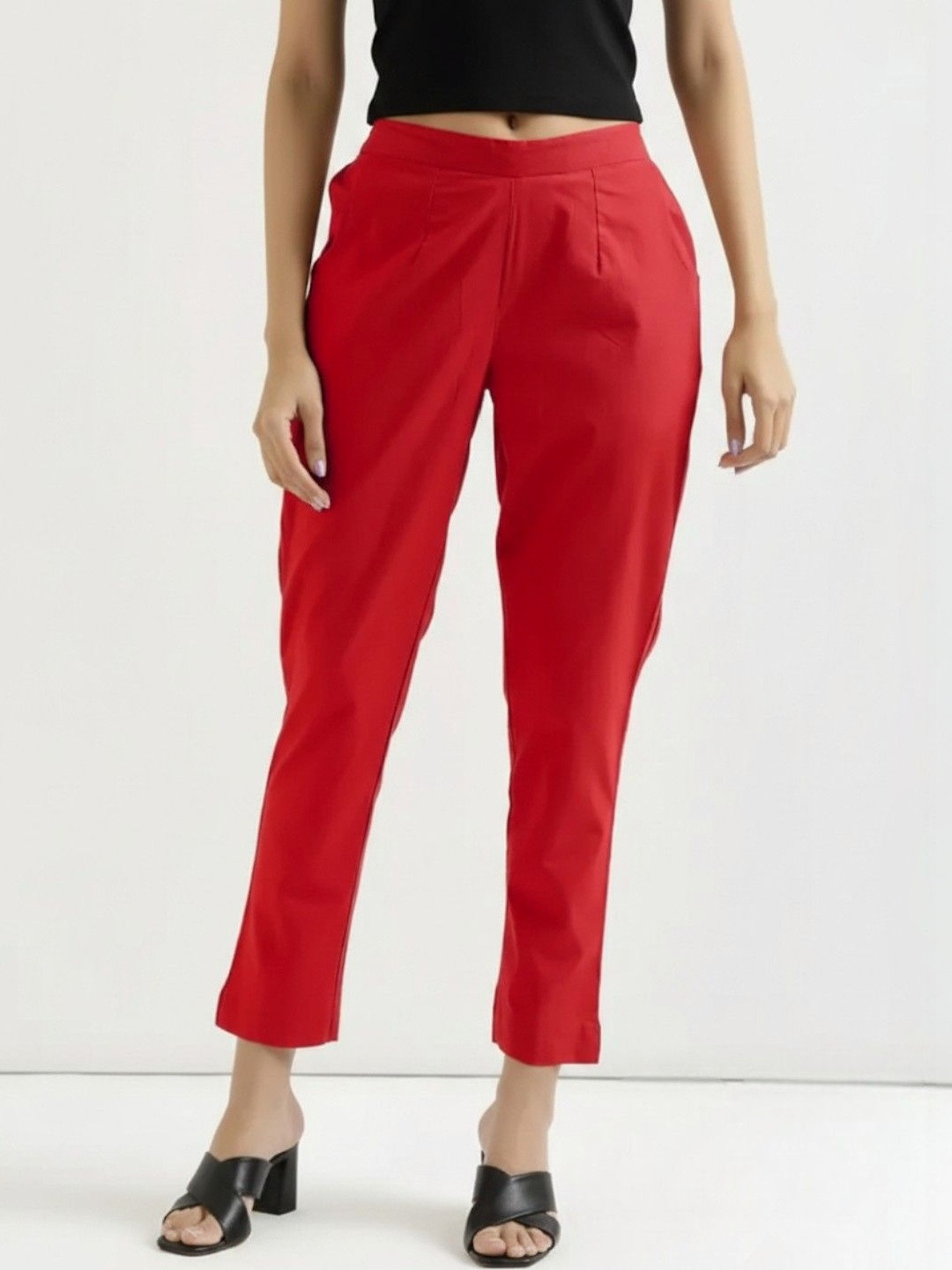 SWAZ Women Mid-Rise Cropped Cotton Trousers