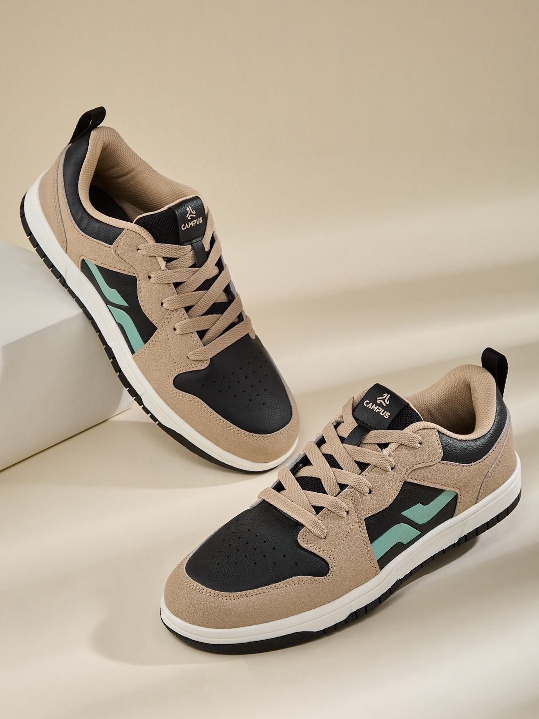 Campus CRUVO Men Colourblocked TPR Sneakers