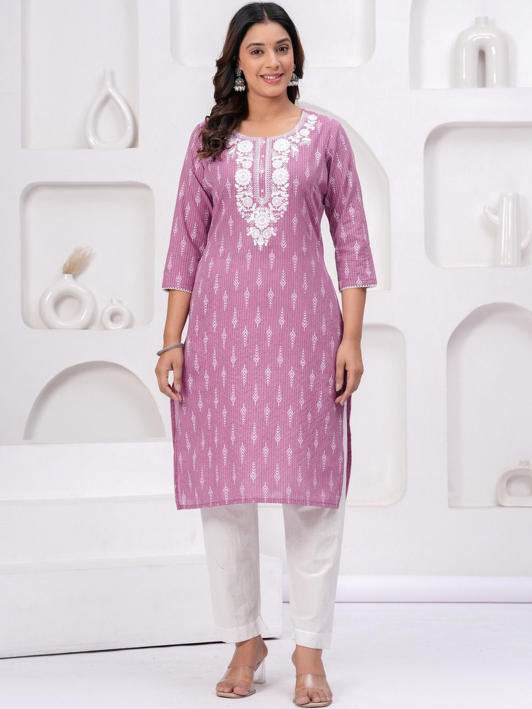 HERE&NOW Women Lavender Cotton Kantha Floral Embroidered Straight Fit Kurta