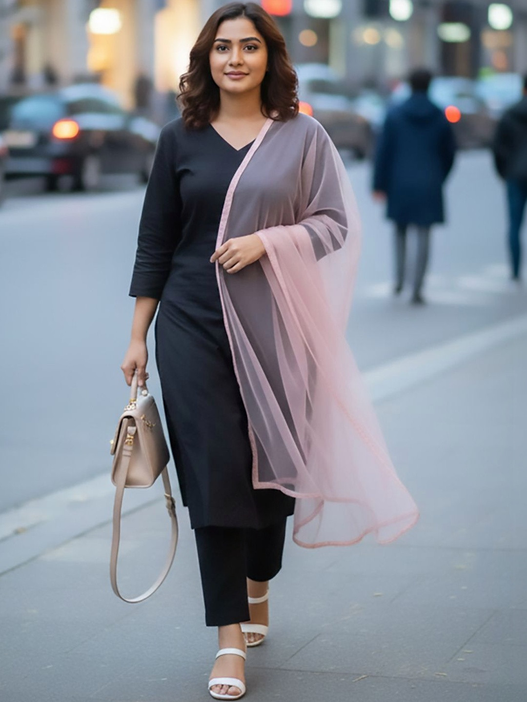 Sztori Embroidered Dupatta