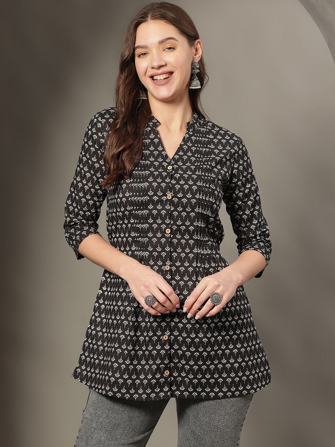 Varun Handicraft Ethnic Motifs V-Neck Cotton Top