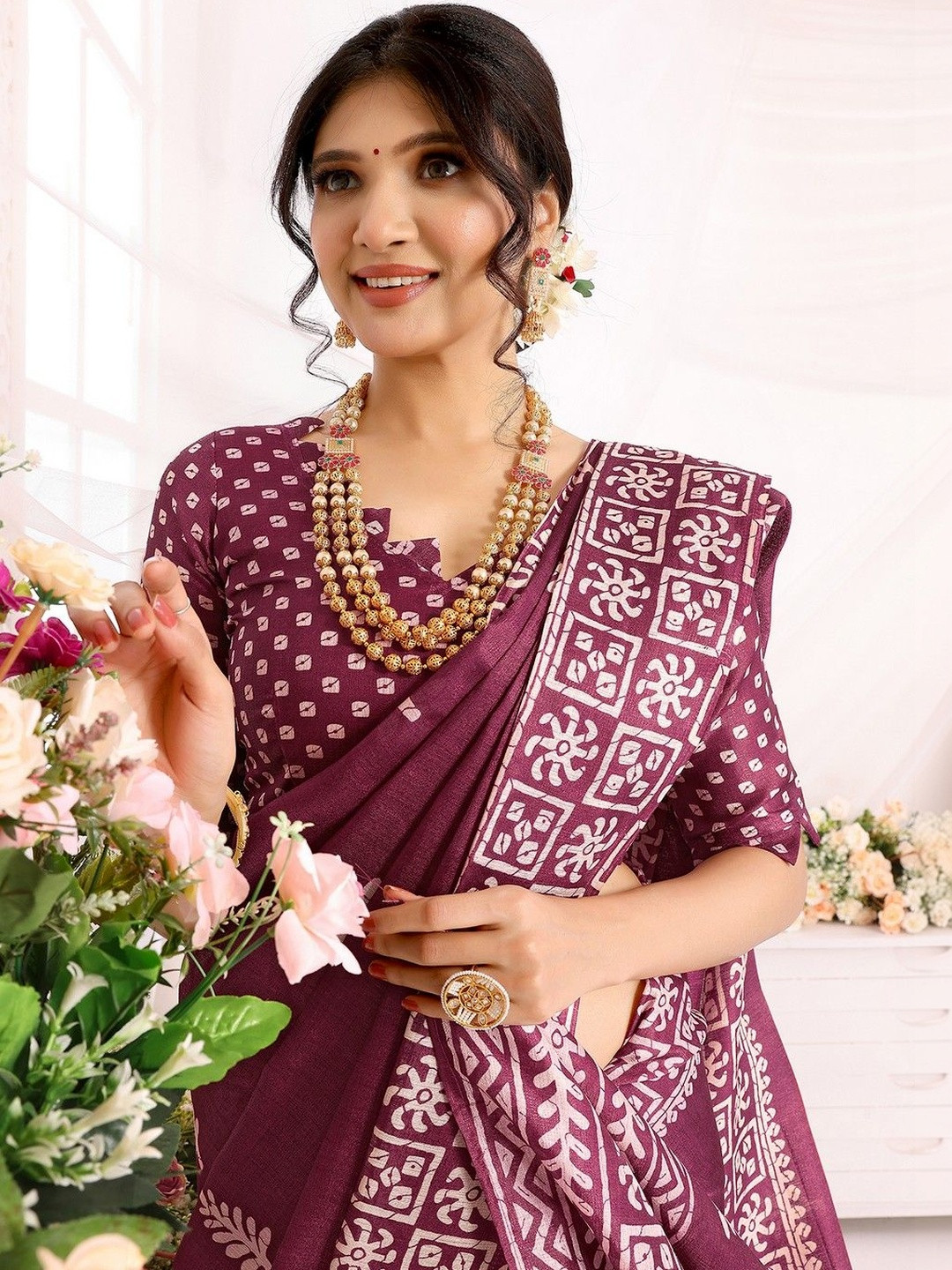 JANOI Ethnic Motifs Art Silk Saree