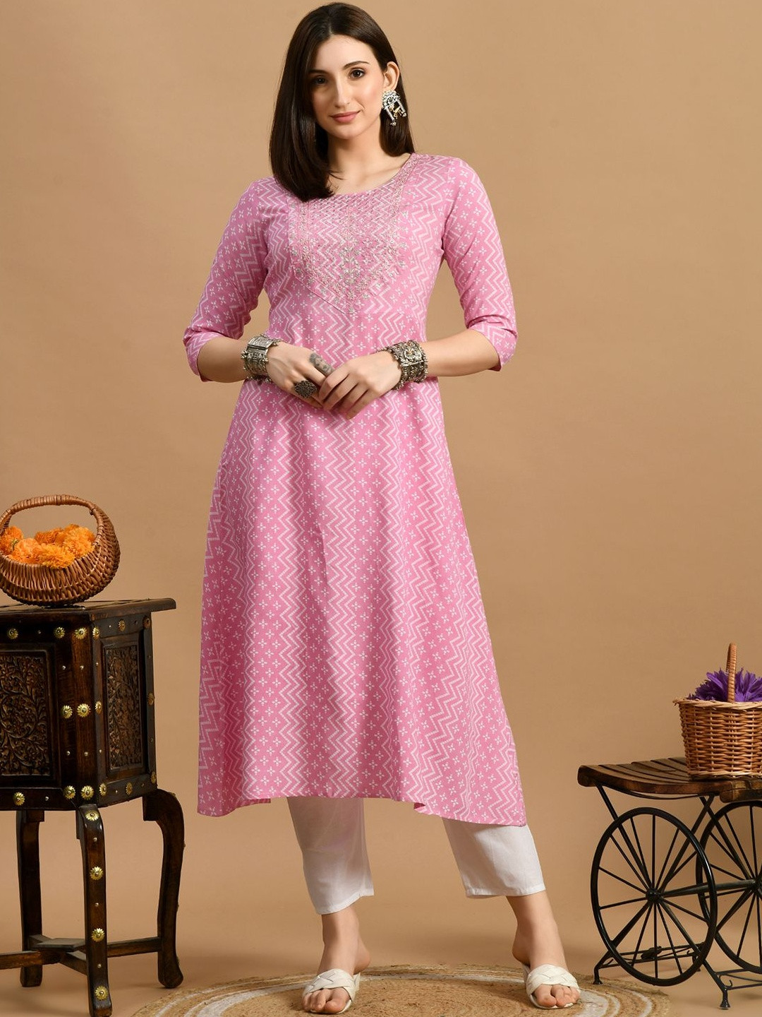 KALINI Women Geometric Printed Thread Work Kurta