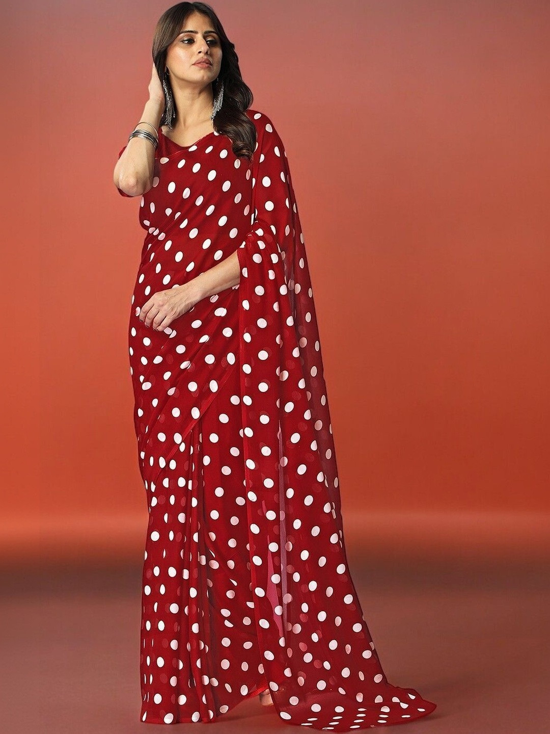 Vibhagyaa Polka Dot Poly Georgette Saree
