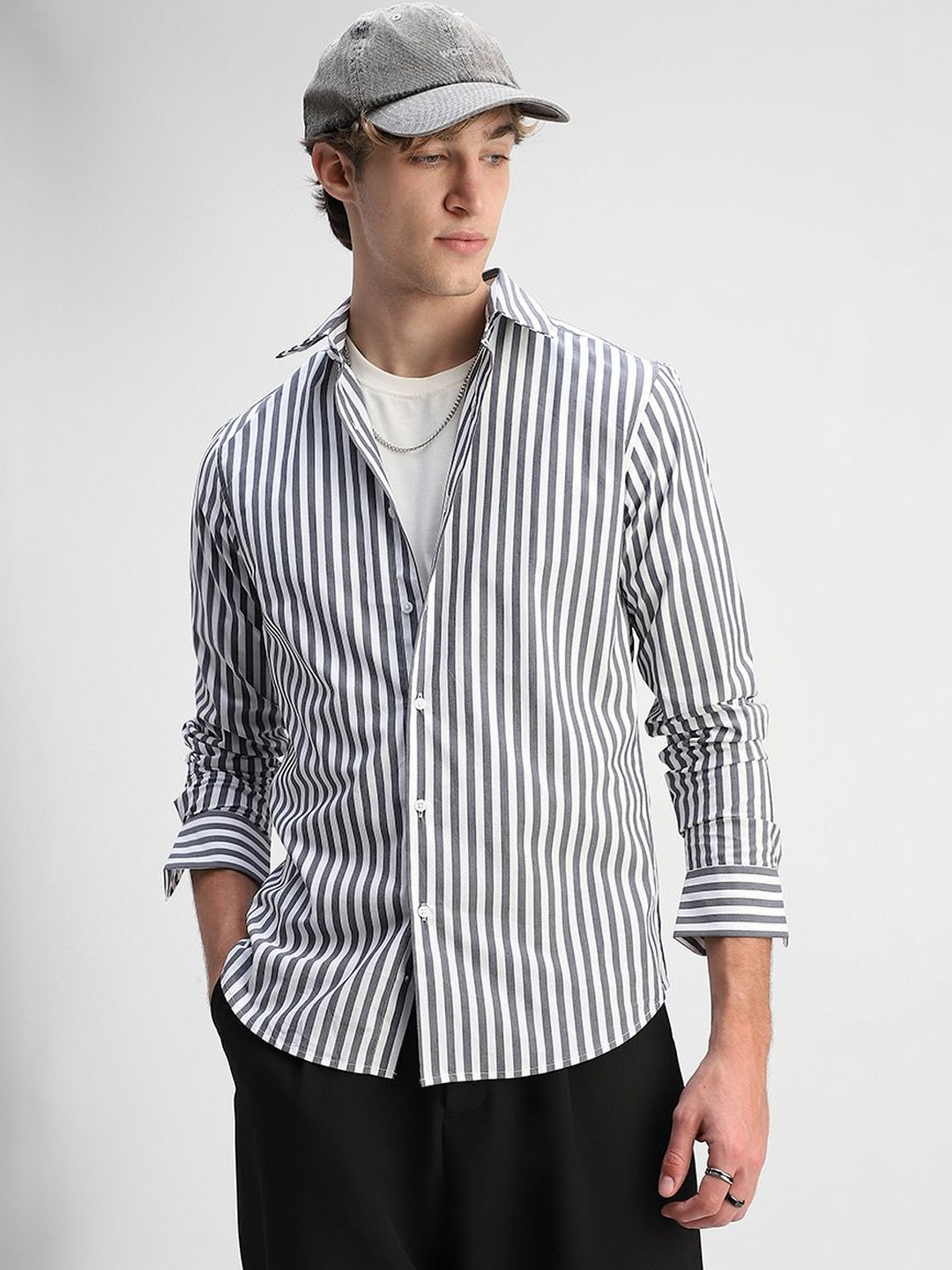 Snitch Vertical Stripes Cotton Long Sleeves Slim Fit Shirt
