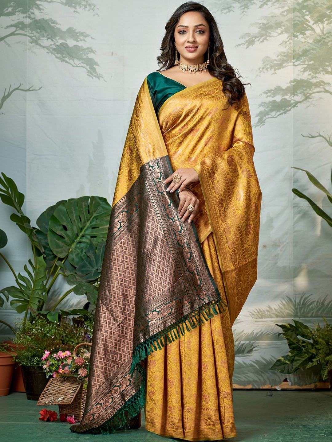 SURUKH Woven Design Zari Silk Blend Heavy Work Banarasi Saree