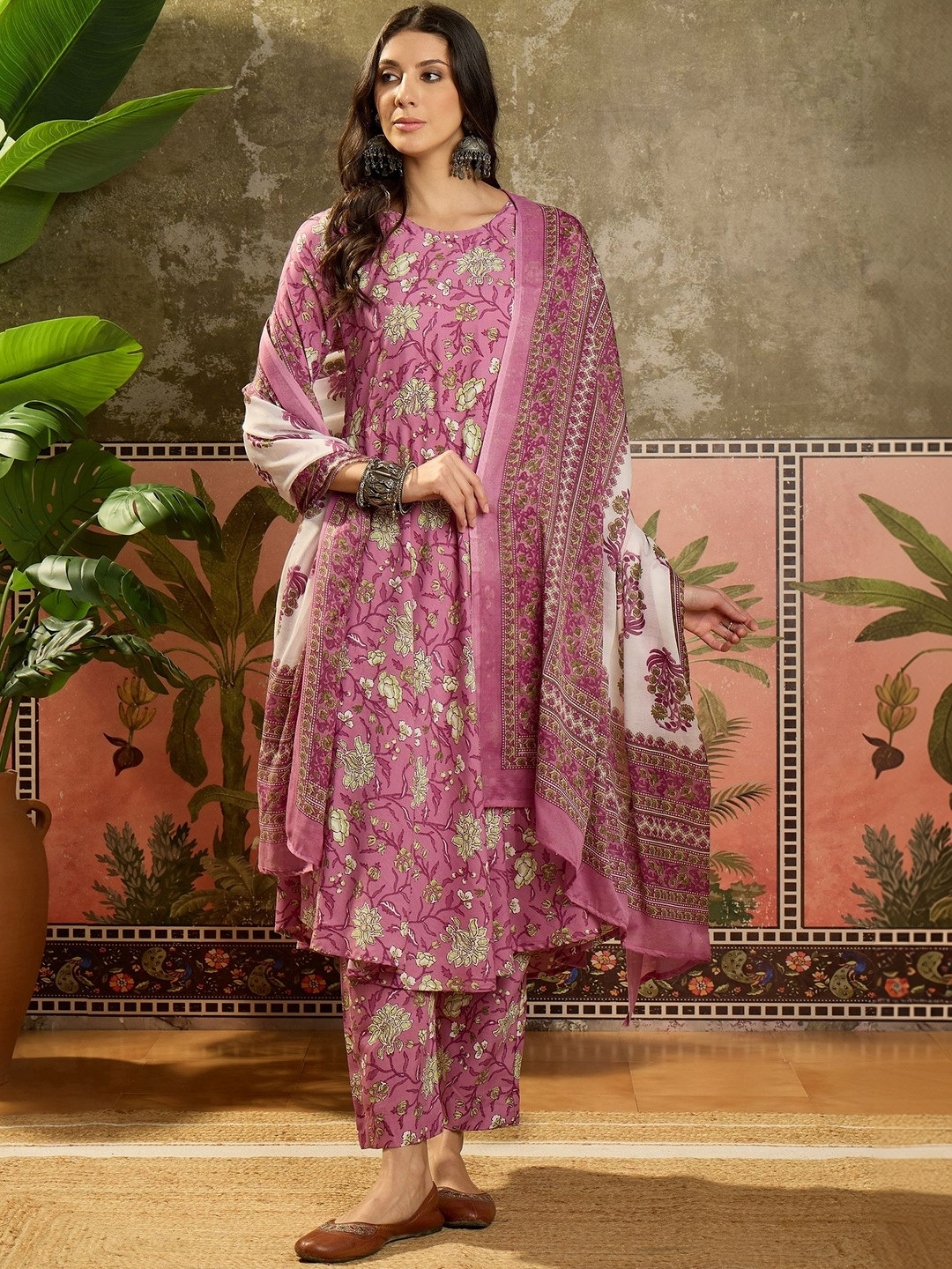 Sangria Women Floral Printed Regular Kurta with Trousers & With Dupatta