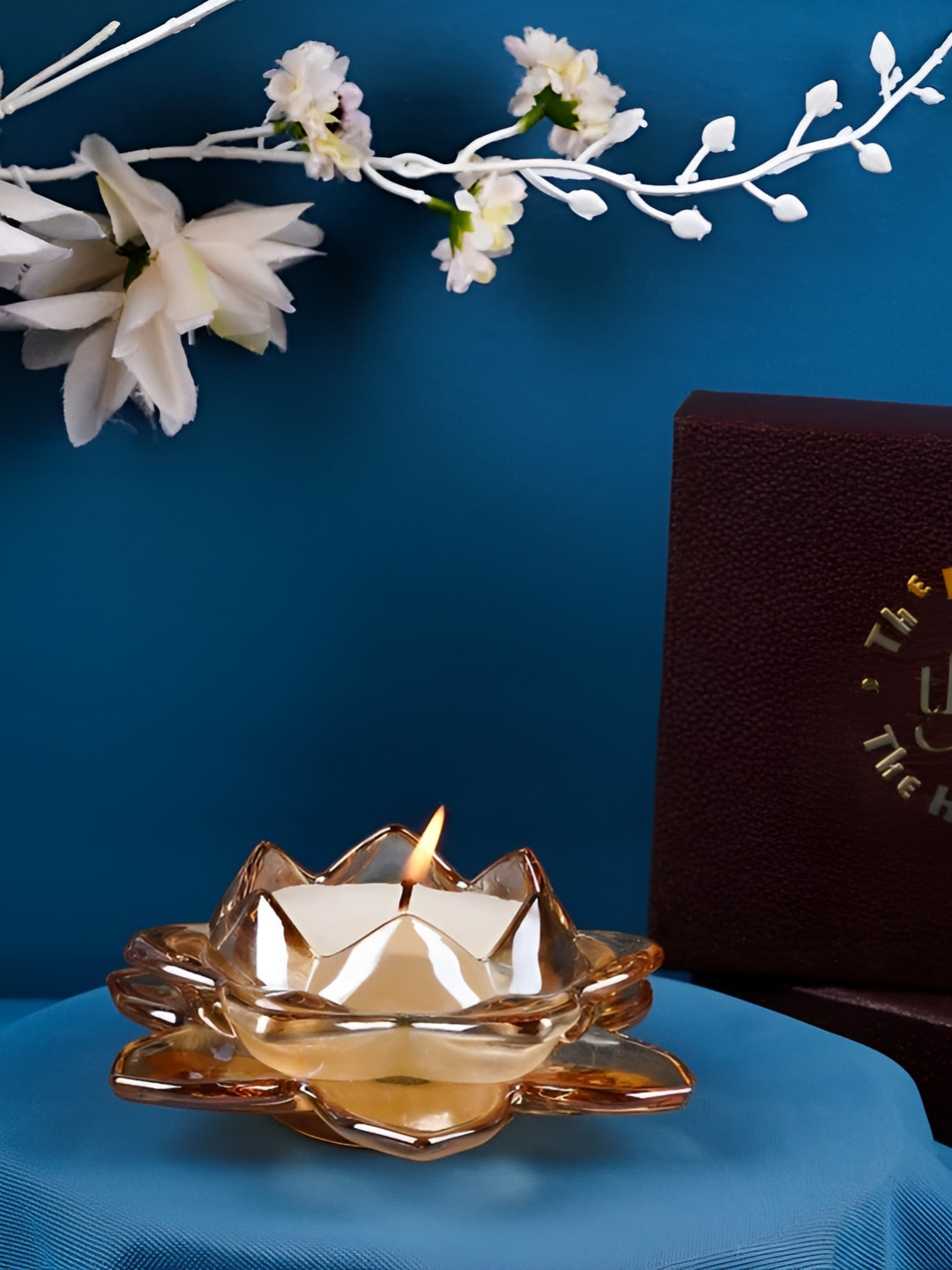 THE HOME CO. Gold-Toned Crystal Glass Lotus Candle Holder