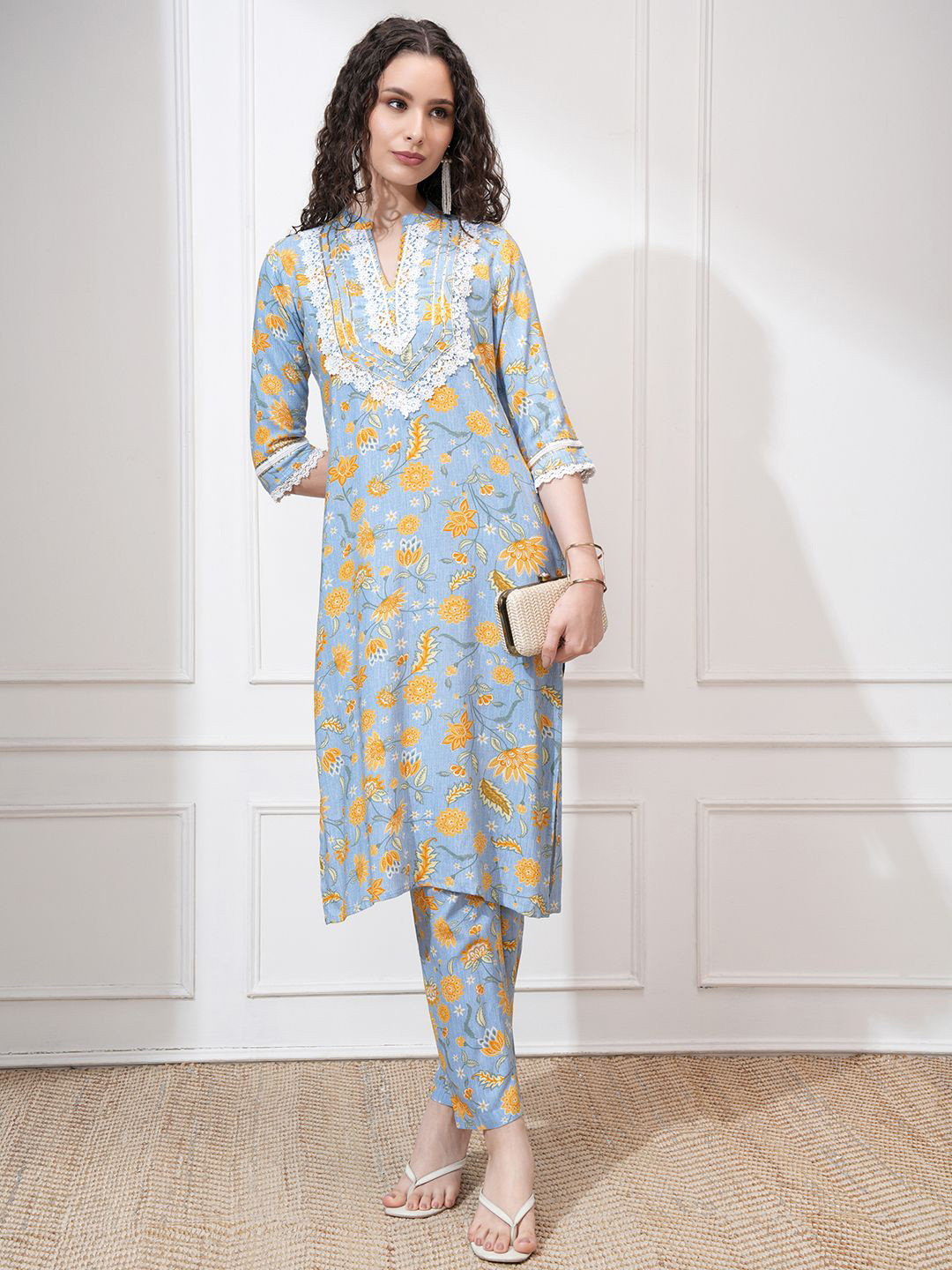 Vishudh Women Printed Kurta Set Straight Kurta With Mandarin Collar & Elasticated Bottom