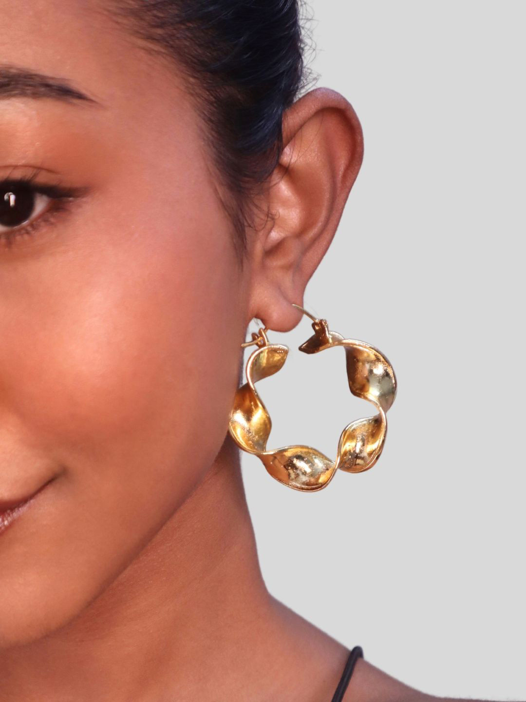 House of Pehr Gold Plated Curled Shaped Elegant Curled Hoop Earrings