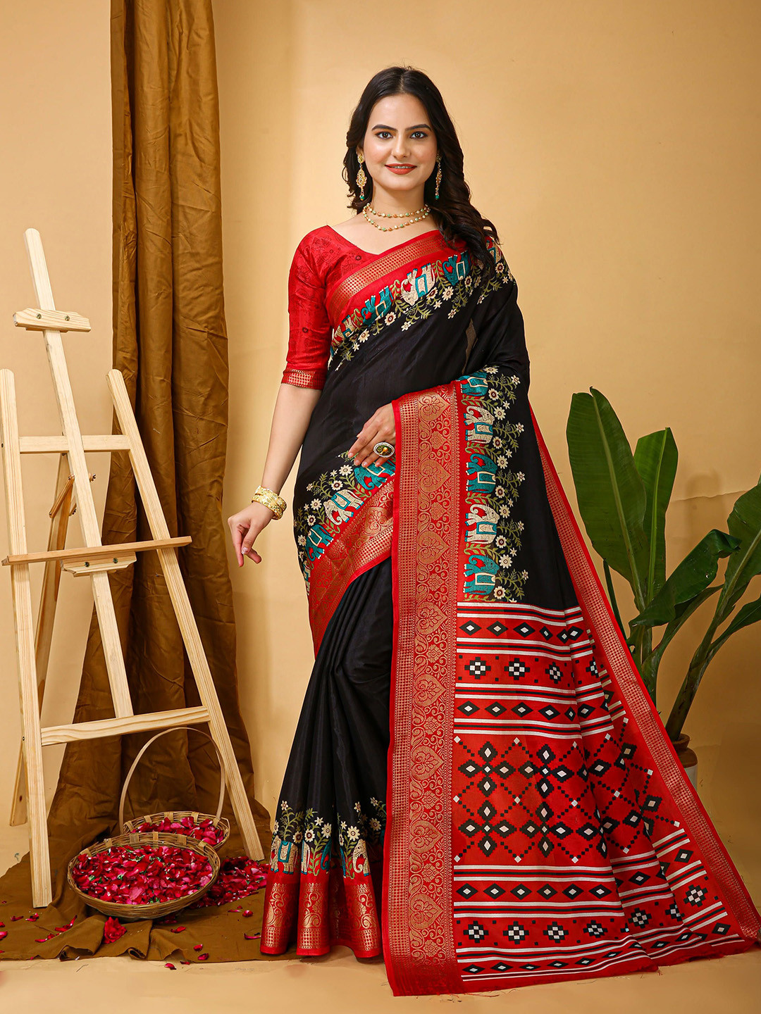 HI FI NX Ethnic Motifs Printed Woven Design Zari Saree
