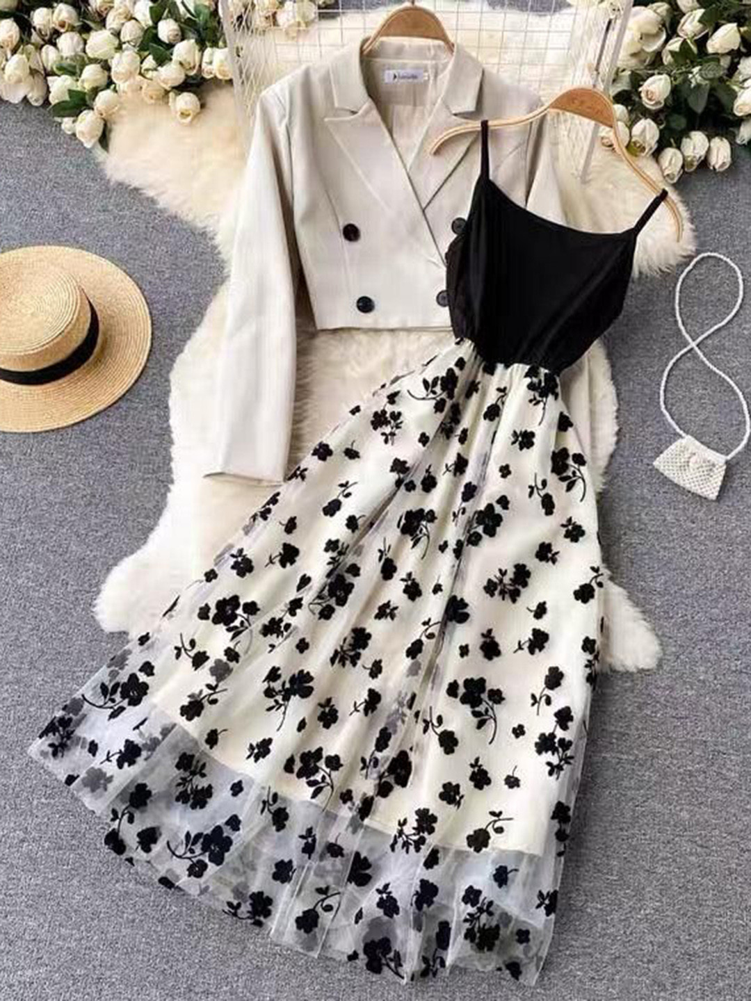 Miss Mosa By Akanksha  V-Neck Bailey Coat With Skirt