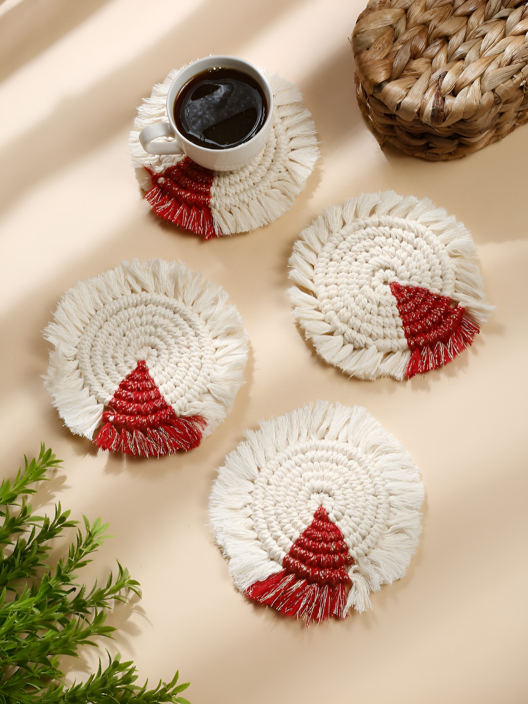 My Creative Hut White & Red 4 Pcs Round Shape Macrame Coasters