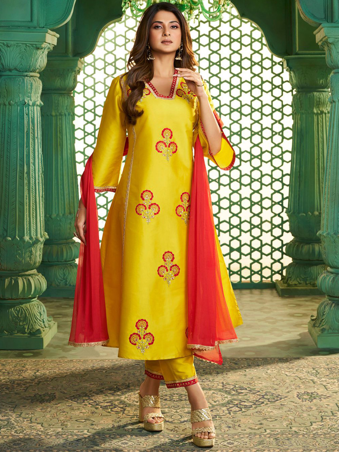 Bhama Couture Jennifer Winget V-Neck Cotton Silk A-Line Kurta With Trouser & Dupatta