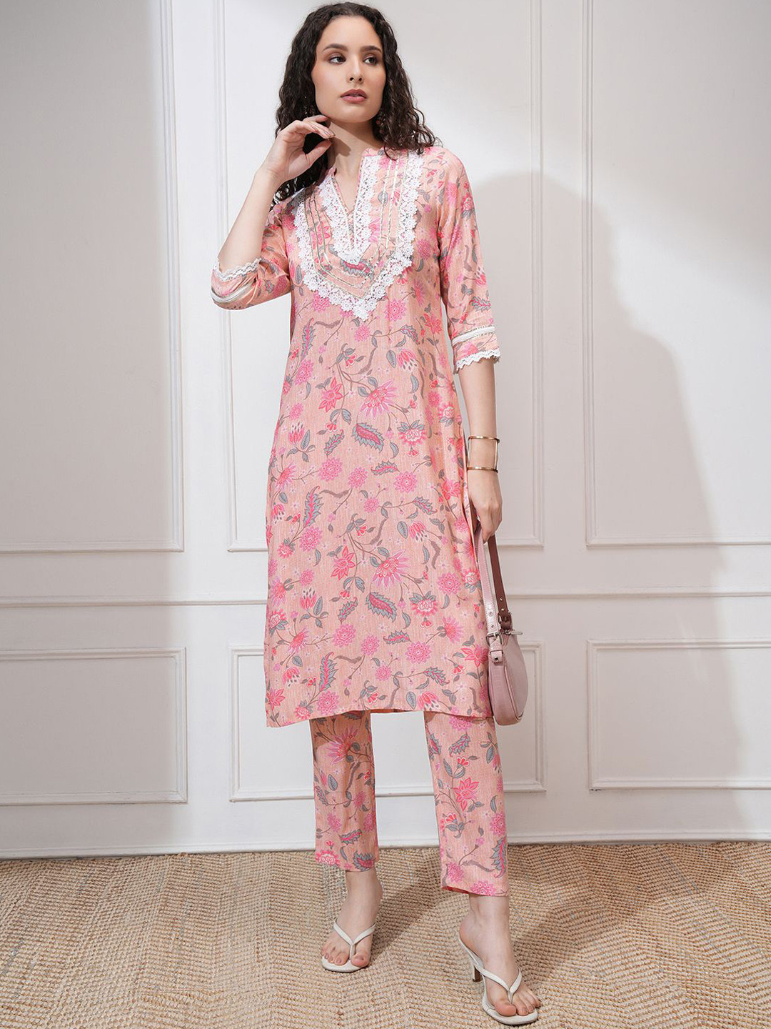 Vishudh Women Printed Kurta Set Straight Kurta With Mandarin Collar & Elasticated Bottom