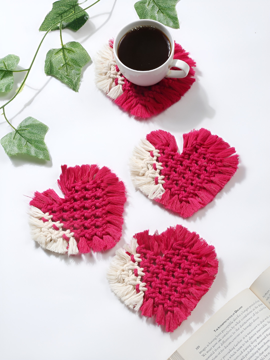 My Creative Hut 4-Pcs White & Pink Textured Heart Coasters