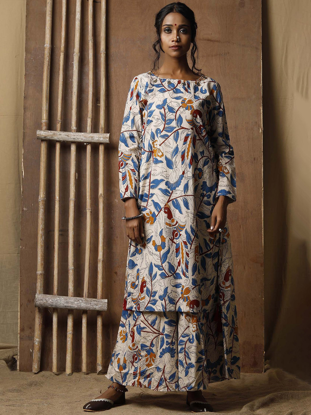 TJORI Women Floral Printed Kalamkari Side Dori Cotton Straight Kurta
