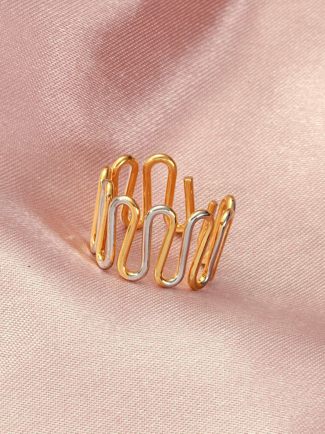 SALTY Golden Tides Band Finger Ring