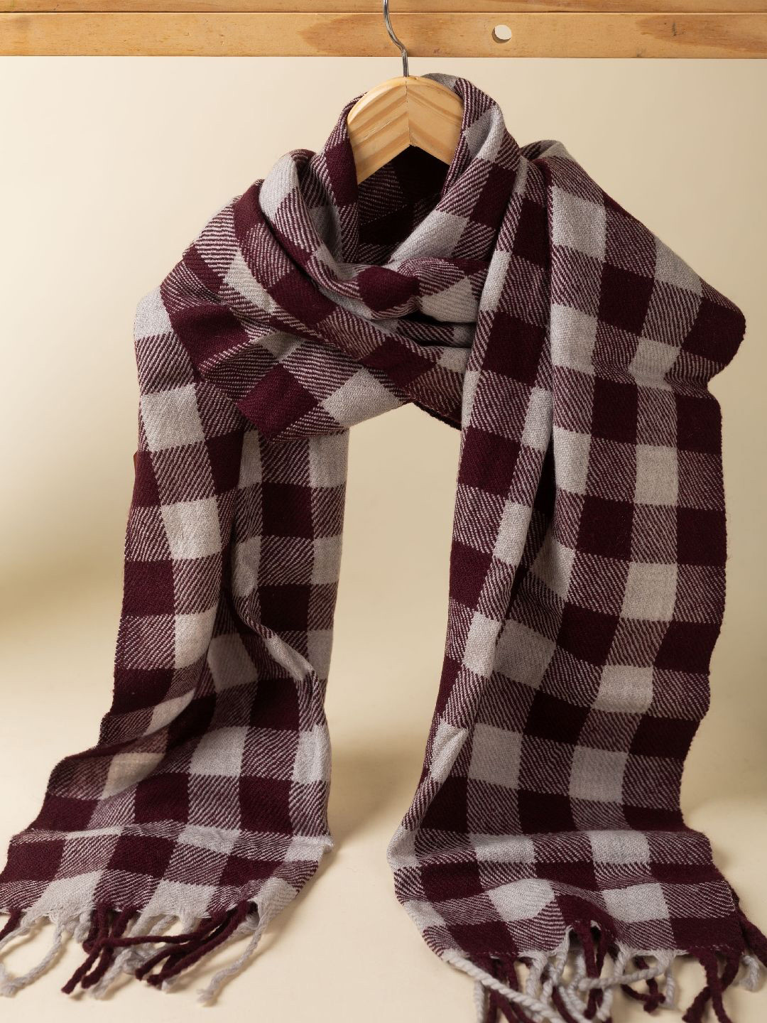 KUSVAA Unisex Aakrit Woolen Muffler