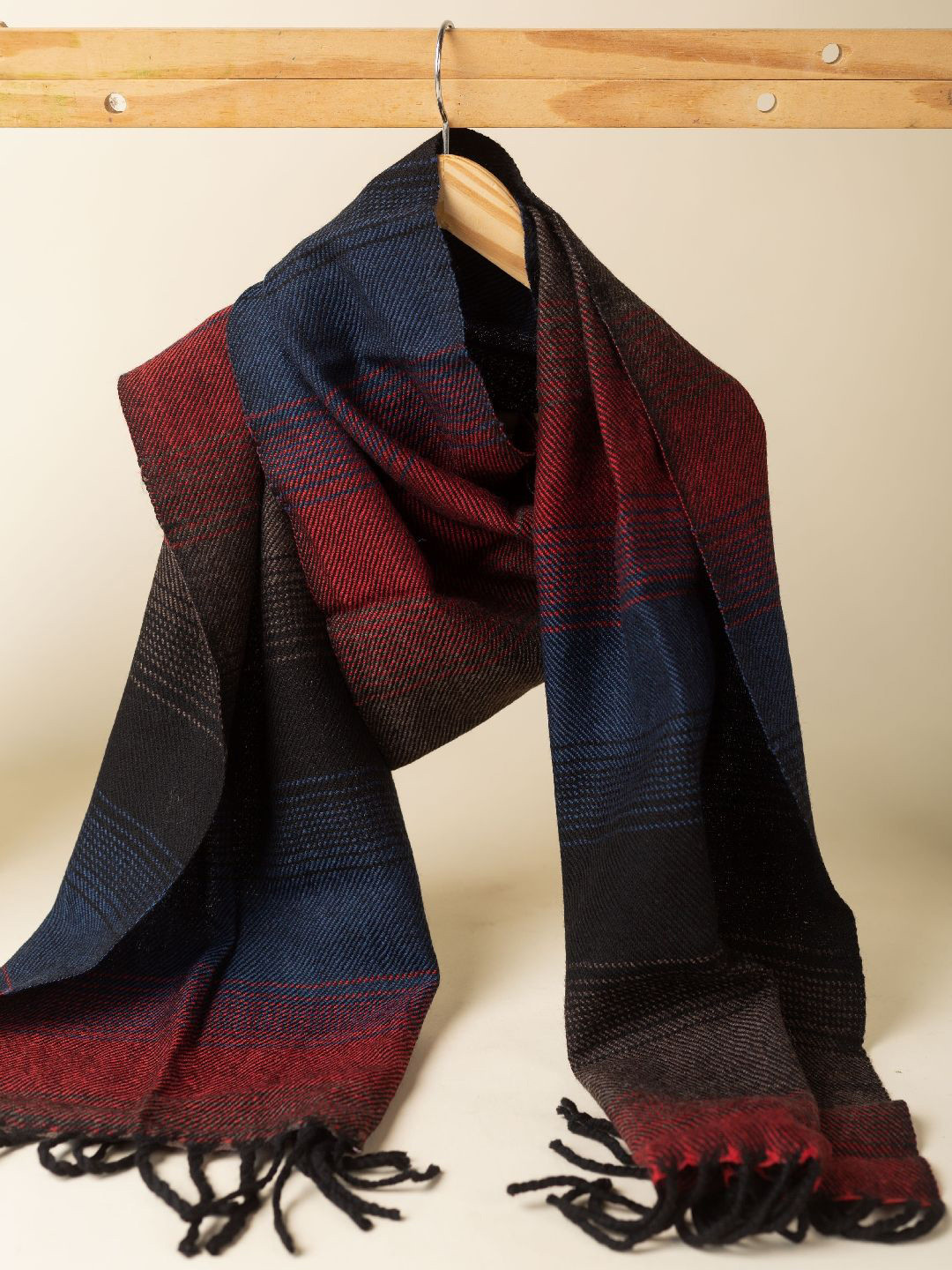 KUSVAA Unisex Daivik Woolen Muffler