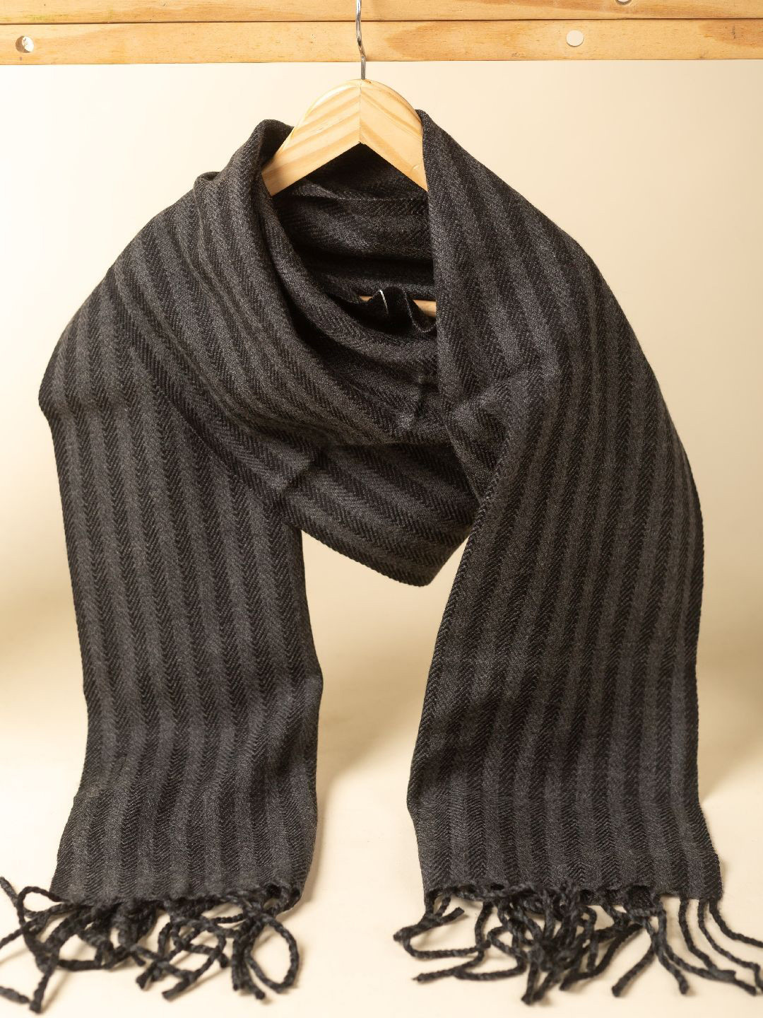 KUSVAA Bakul Woolen Muffler