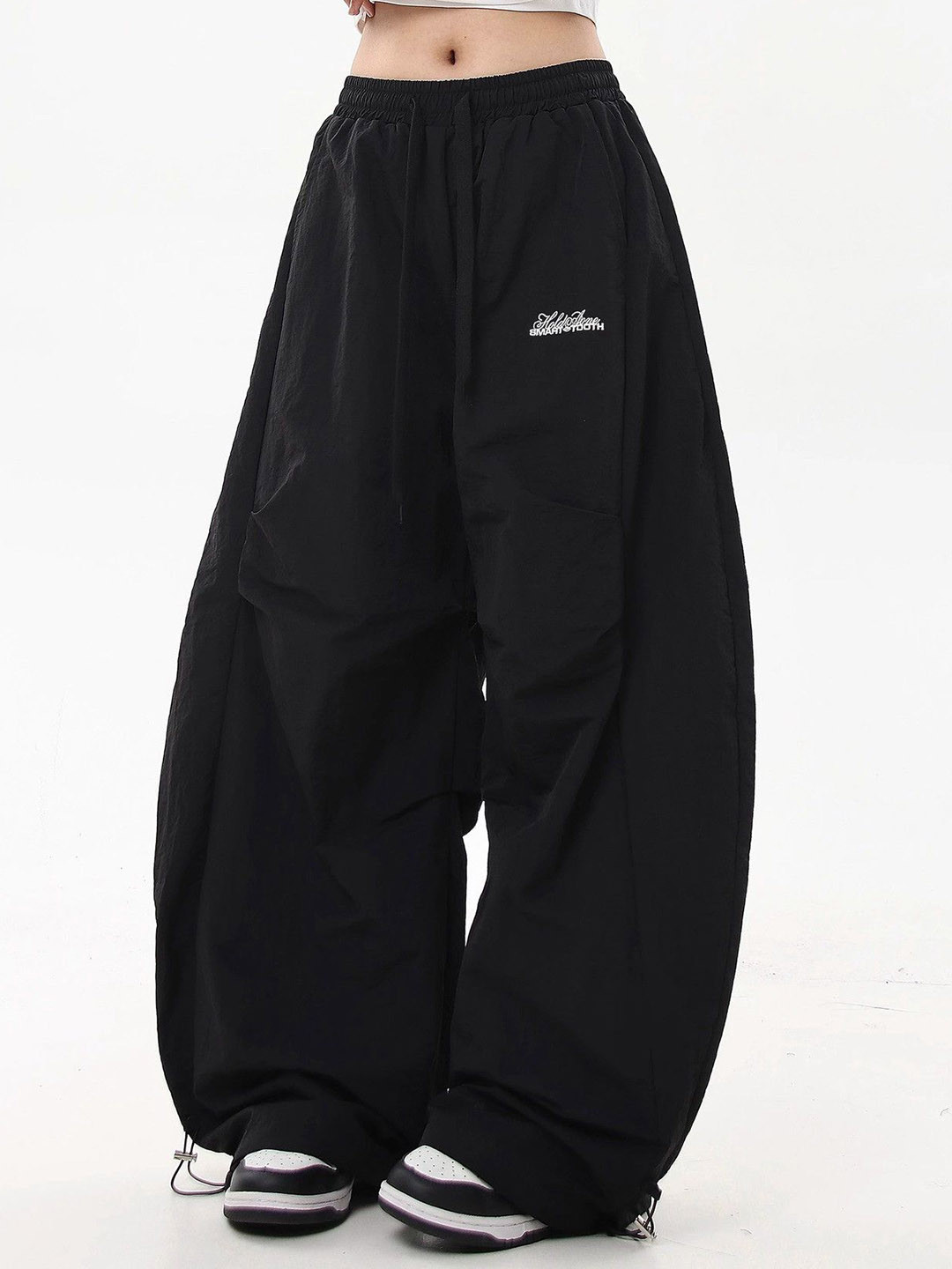 DressBerry Women Low-Rise Loose Fit Wide Leg Trousers