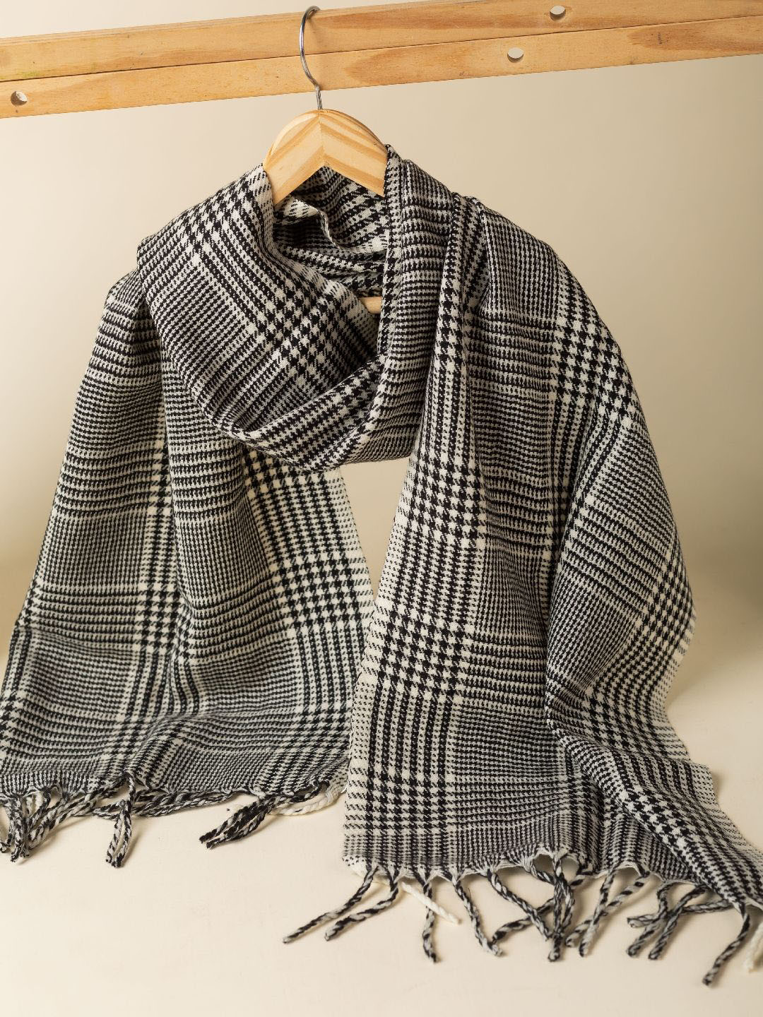 KUSVAA Unisex Checked Merino Arjun Woolen Muffler