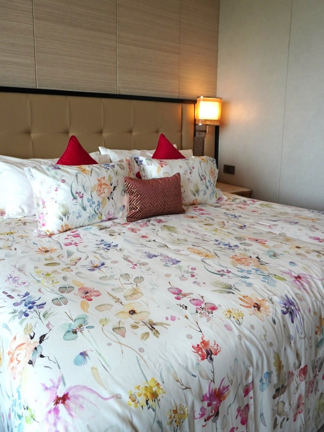 TARA- Sparkling Homes White Floral Cotton 350 TC King Superfine Bedsheet with 2 Pillow Covers-108 x 108 inches