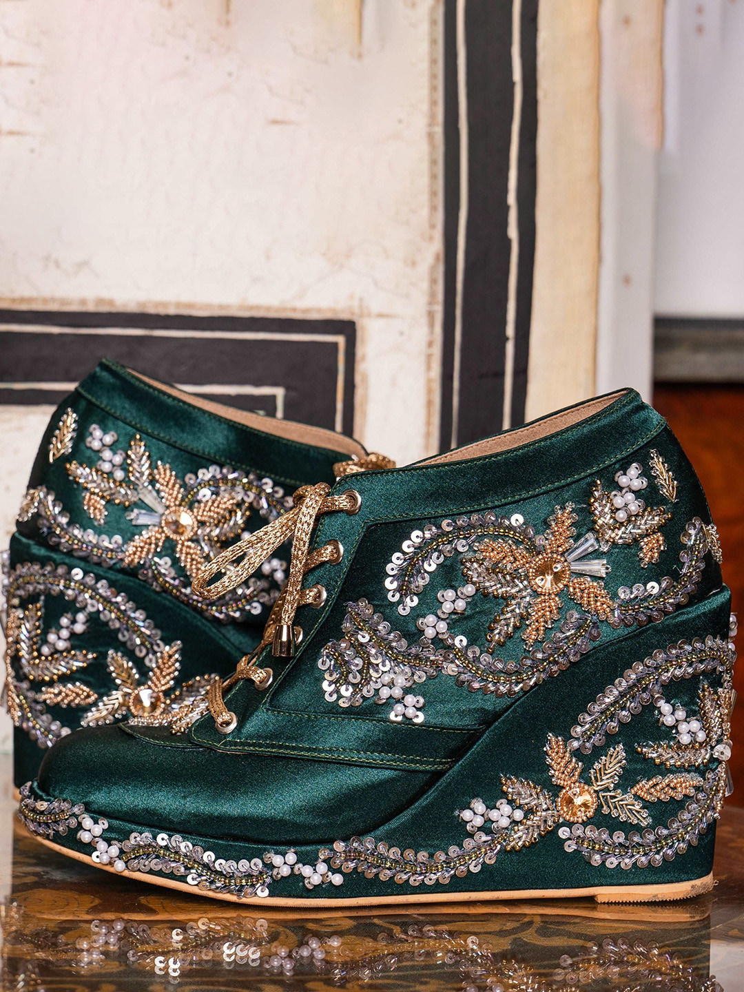 TIESTA Women Embroidered Sneakers