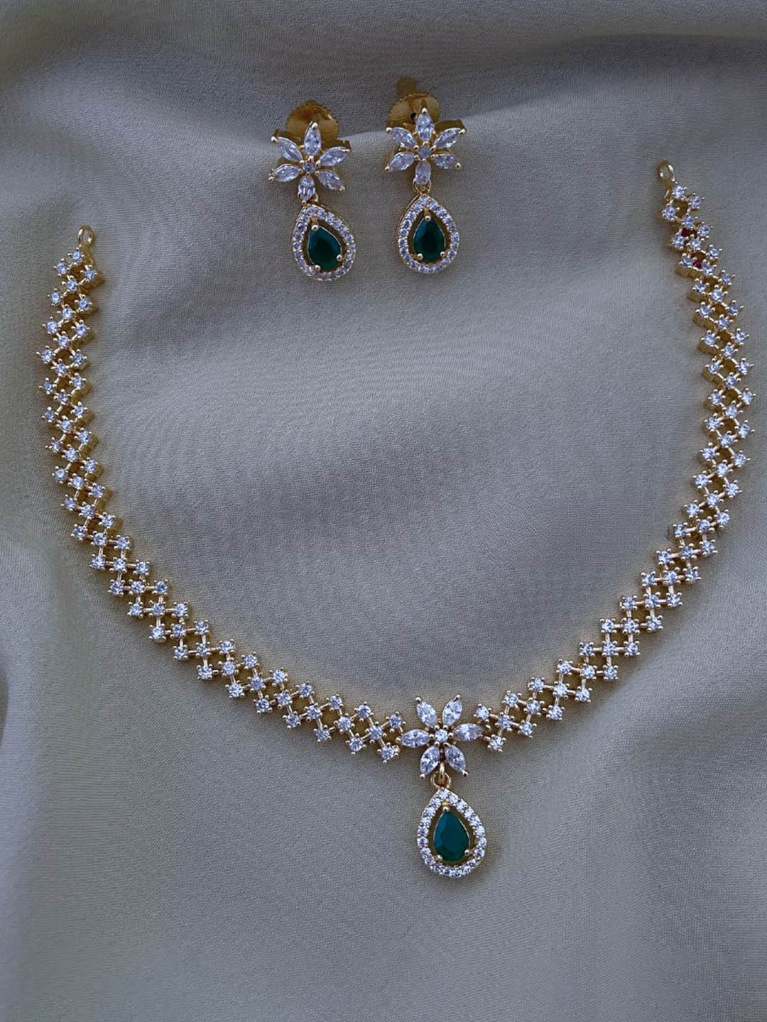 Rujve Jewellery Gold-Plated Stone Studded Traditional Jewellery Set