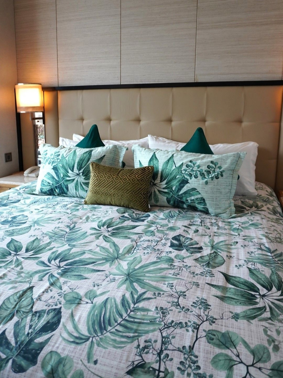 TARA- Sparkling Homes White Leaf Cotton 350 TC King Superfine Bedsheet with 2 Pillow Covers-274 x 274 cm